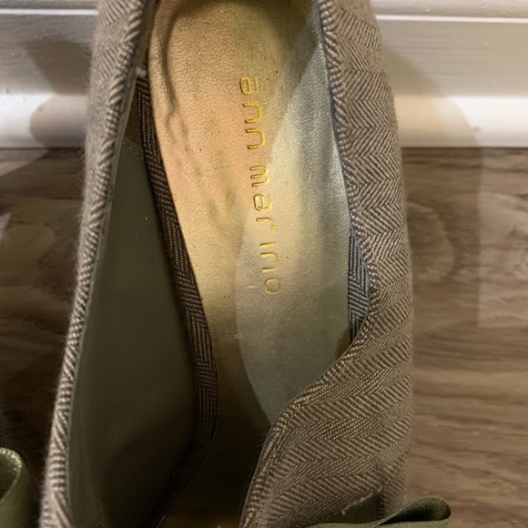 Ann Marino Bow Heels - Picture 3 of 5